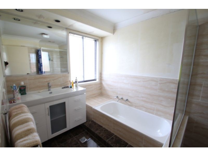 1 Spey Place, St Andrews NSW 2566