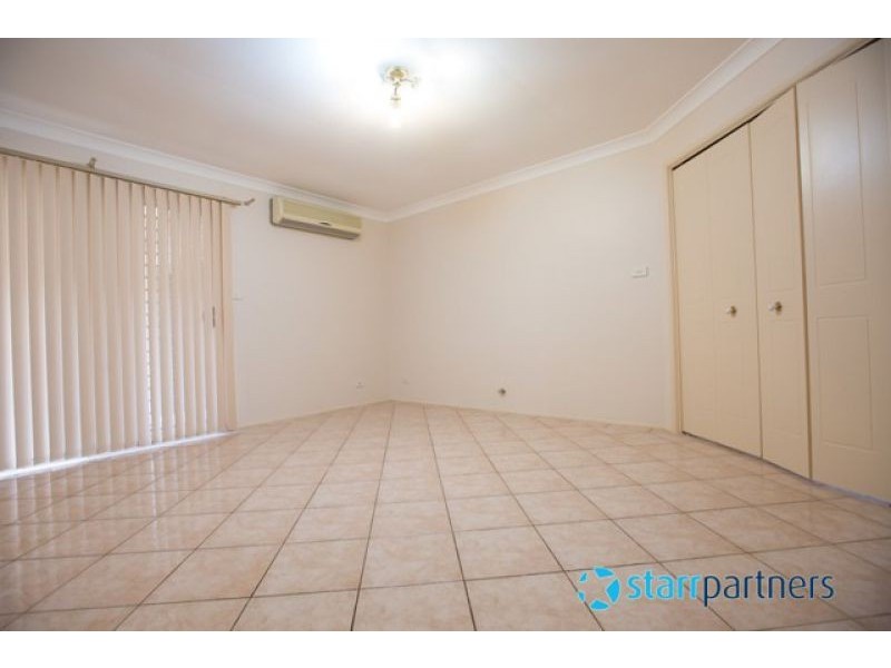 18 Burkhart Pl, Minto NSW 2566