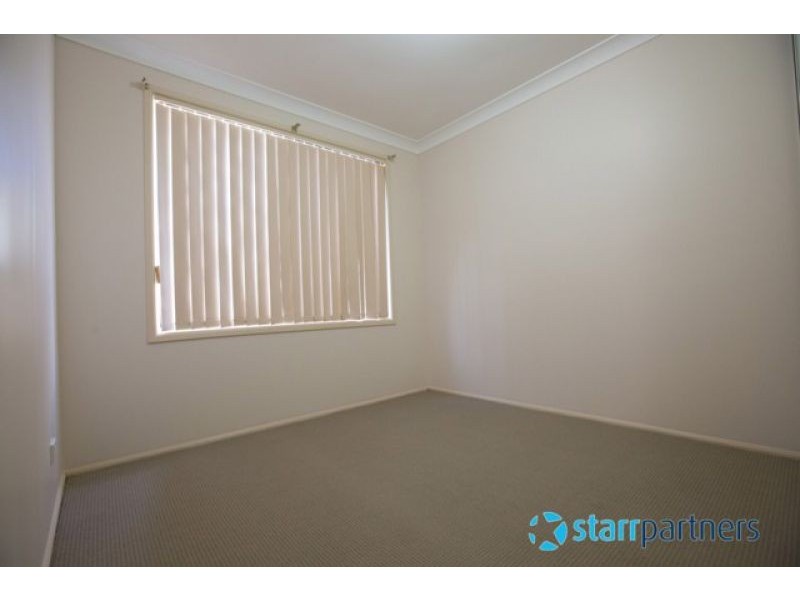 18 Burkhart Pl, Minto NSW 2566