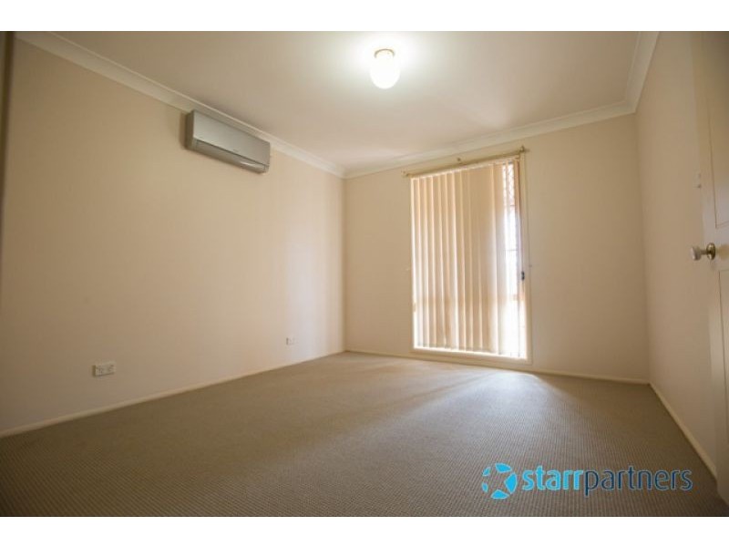 18 Burkhart Pl, Minto NSW 2566