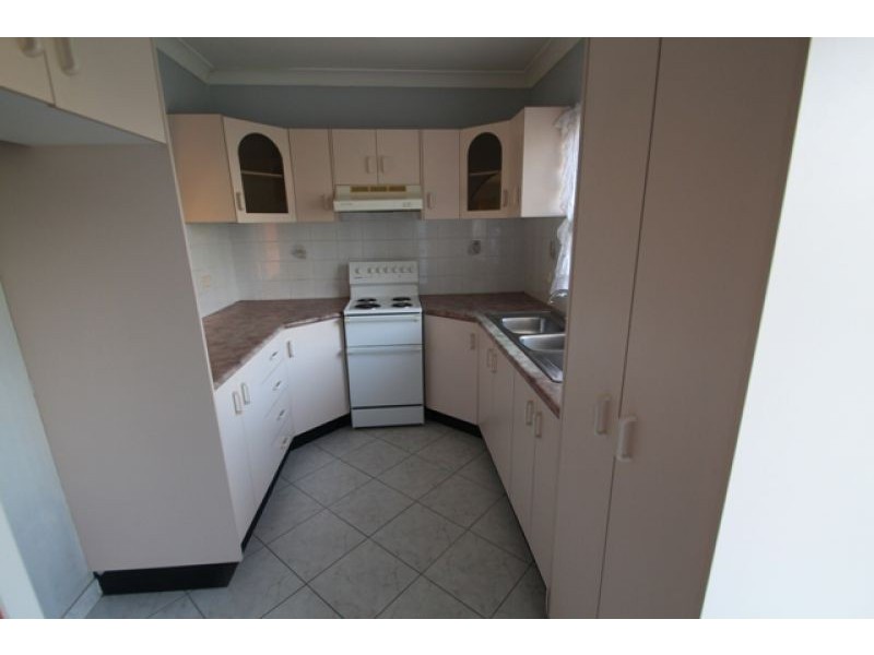 3/32 Hoxton Park Rd, Liverpool NSW 2170