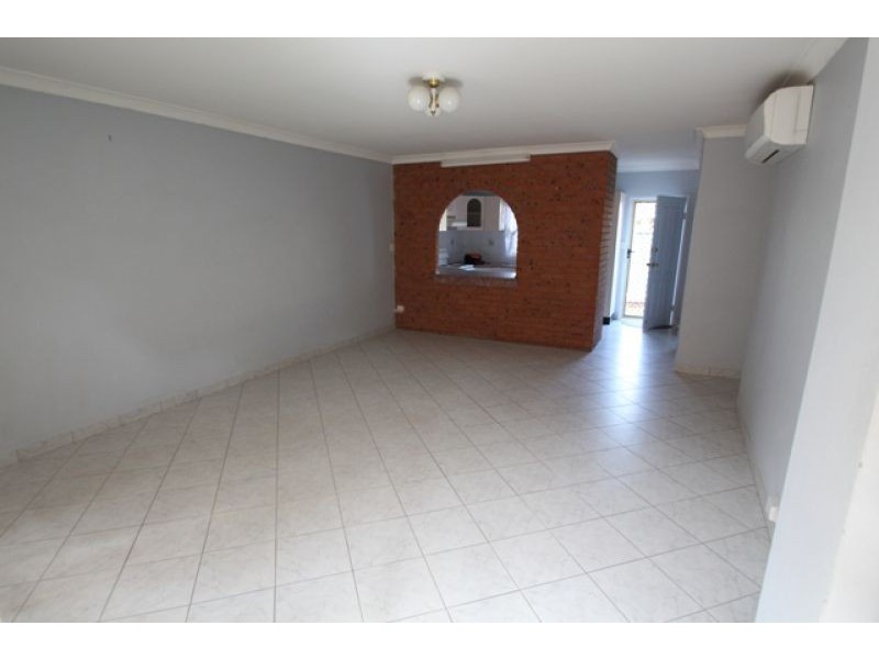 3/32 Hoxton Park Rd, Liverpool NSW 2170