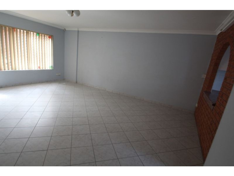 3/32 Hoxton Park Rd, Liverpool NSW 2170