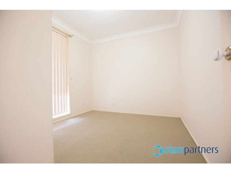 18 Burkhart Pl, Minto NSW 2566