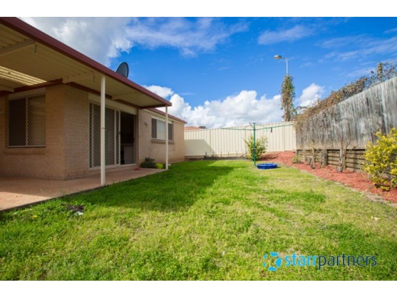 18 Burkhart Pl, Minto NSW 2566