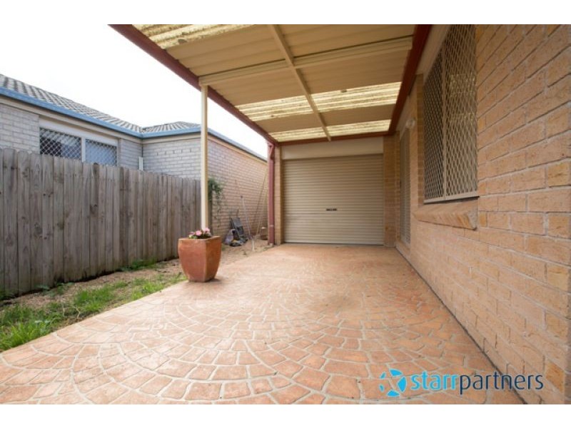 18 Burkhart Pl, Minto NSW 2566