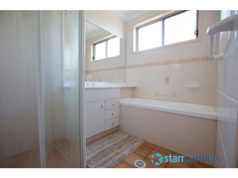 18 Burkhart Pl, Minto NSW 2566