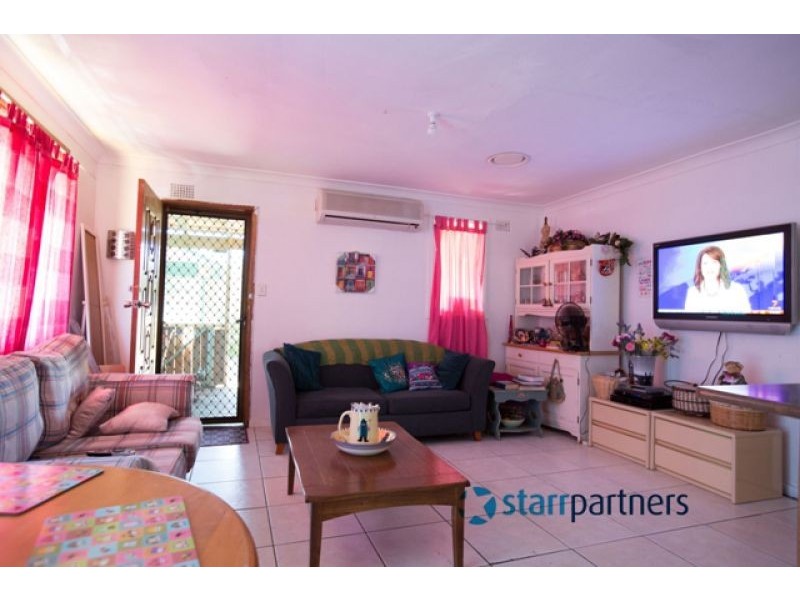 26 Tea Tree Cres, Macquarie Fields NSW 2564