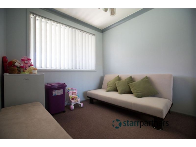 37 Cochrane St, Minto NSW 2566