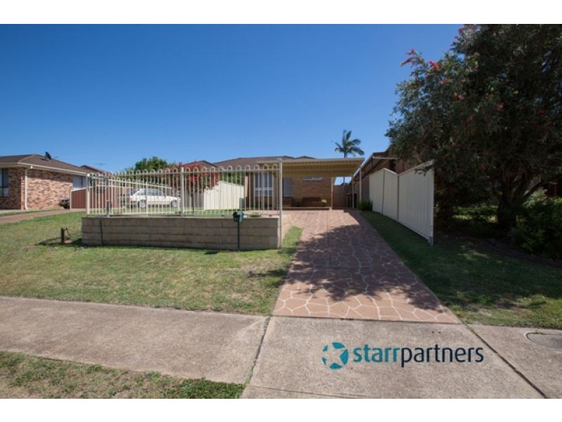 37 Cochrane St, Minto NSW 2566