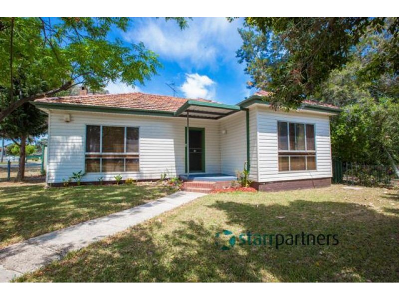 13 Durham St, Minto NSW 2566