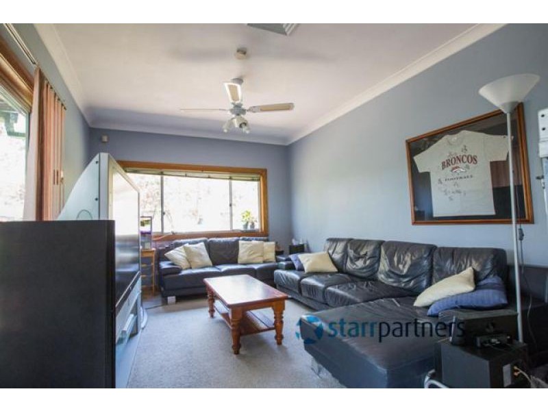 13 Durham St, Minto NSW 2566