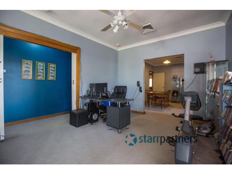 13 Durham St, Minto NSW 2566
