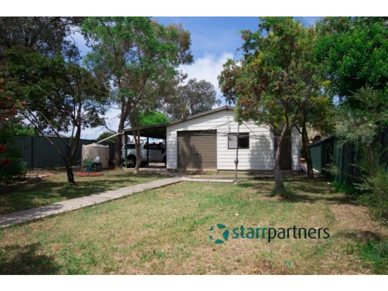 13 Durham St, Minto NSW 2566