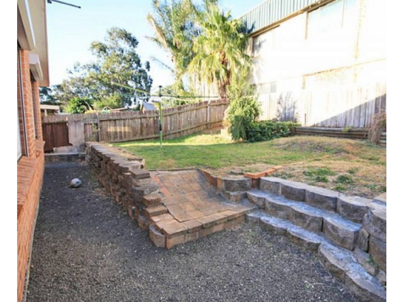 4 Kemp Pl, Minto NSW 2566