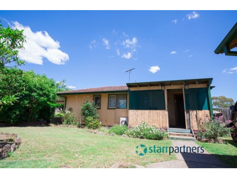 26 Tea Tree Cres, Macquarie Fields NSW 2564