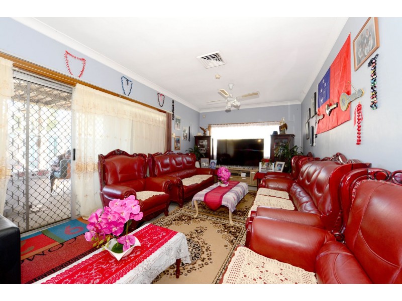 13 Durham Street, Minto NSW 2566