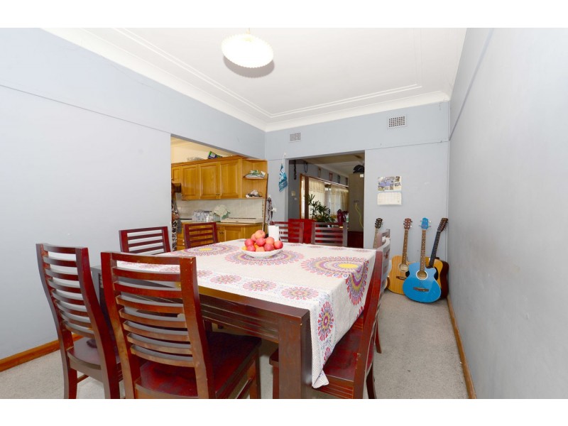 13 Durham Street, Minto NSW 2566