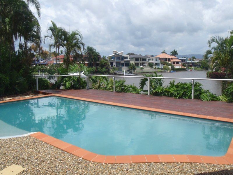 9 Angus Court, Benowa Waters QLD 4217