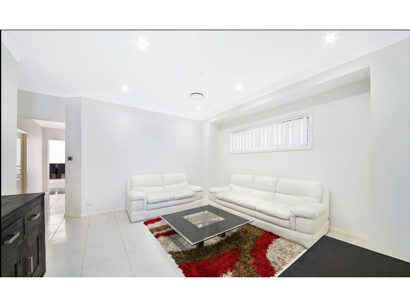 17 Pioneer Drive, Carnes Hill NSW 2171