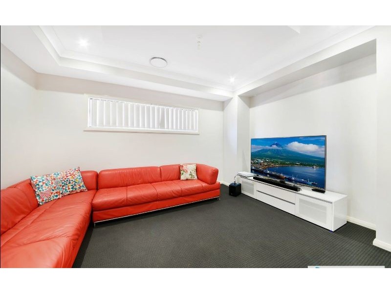 17 Pioneer Drive, Carnes Hill NSW 2171