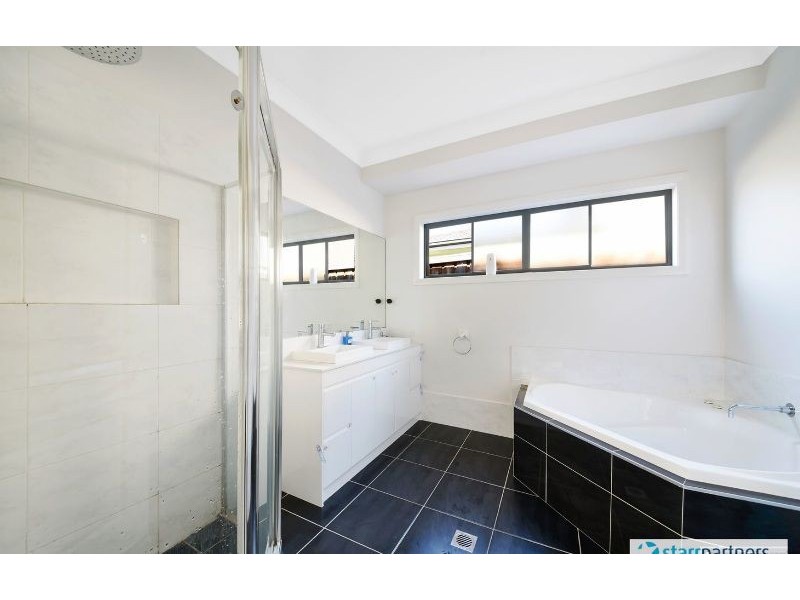 17 Pioneer Drive, Carnes Hill NSW 2171