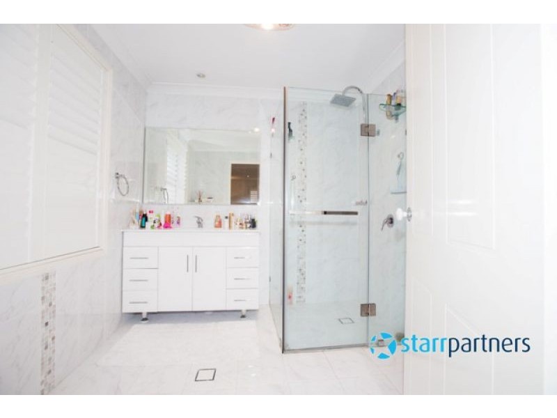 136 Englorie Park Drive, Glen Alpine NSW 2560