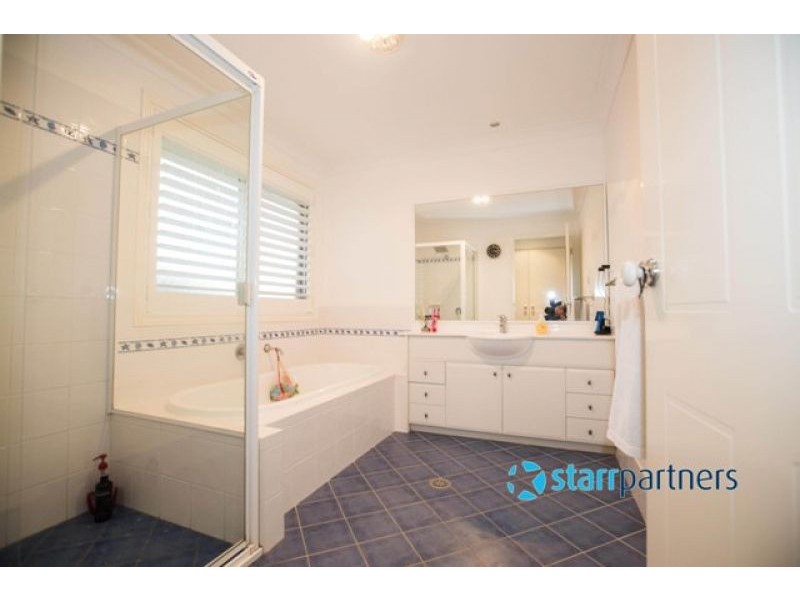 136 Englorie Park Drive, Glen Alpine NSW 2560