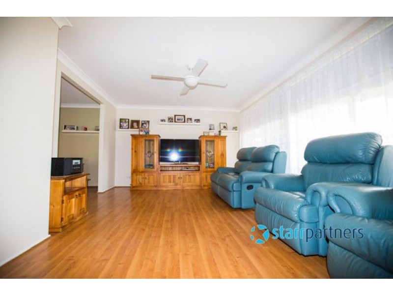 8 Nelson St, Minto NSW 2566