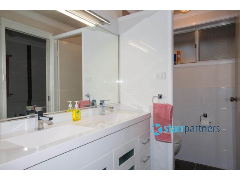 8 Nelson St, Minto NSW 2566