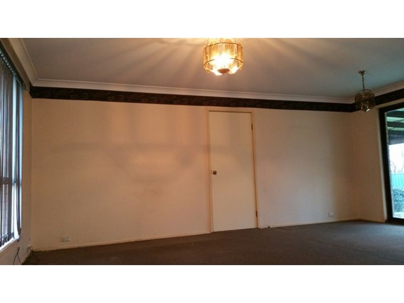 3 Thompson, Minto NSW 2566