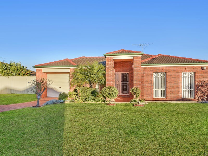 60 Crommelin Ave, St Helens Park NSW 2560