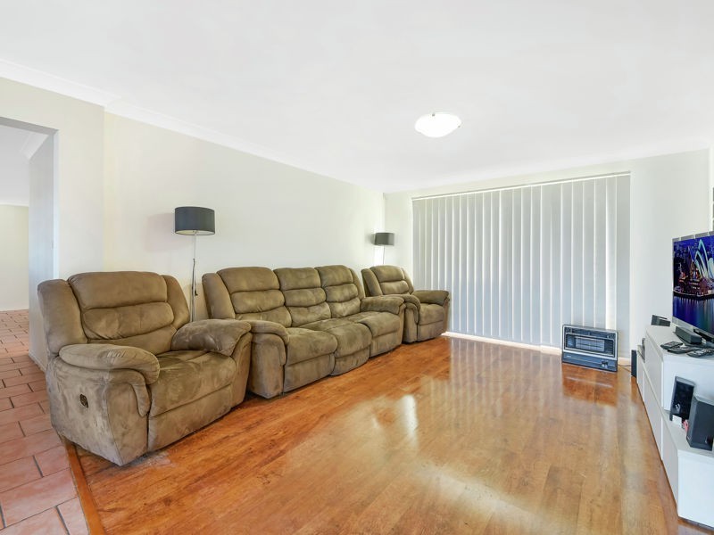 60 Crommelin Ave, St Helens Park NSW 2560