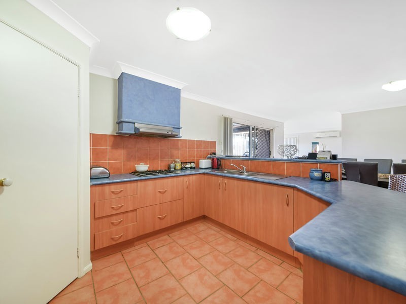 60 Crommelin Ave, St Helens Park NSW 2560