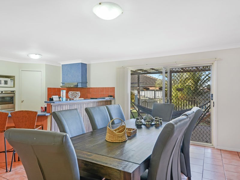 60 Crommelin Ave, St Helens Park NSW 2560