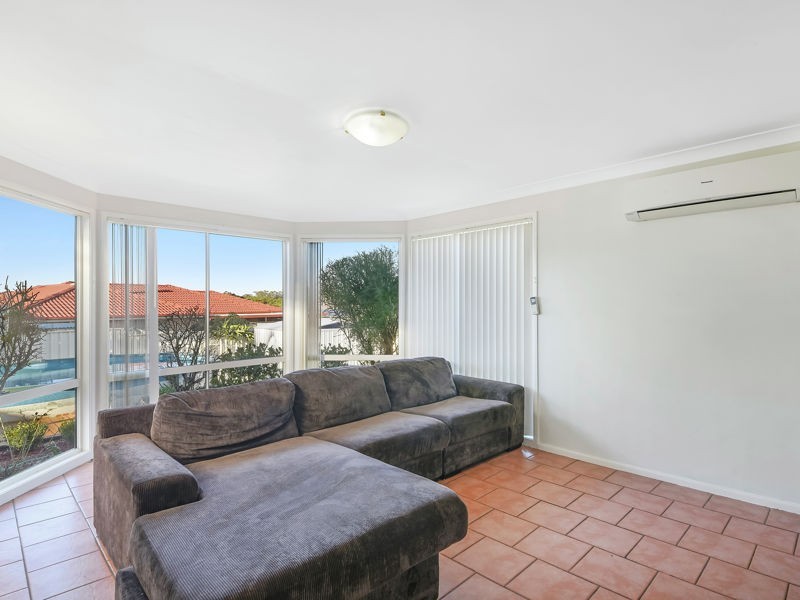 60 Crommelin Ave, St Helens Park NSW 2560
