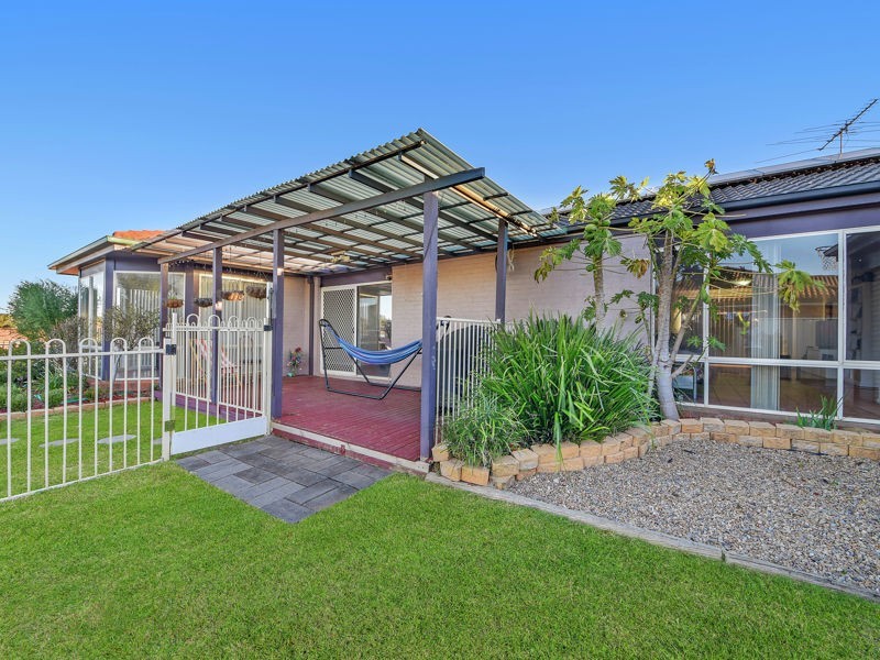 60 Crommelin Ave, St Helens Park NSW 2560