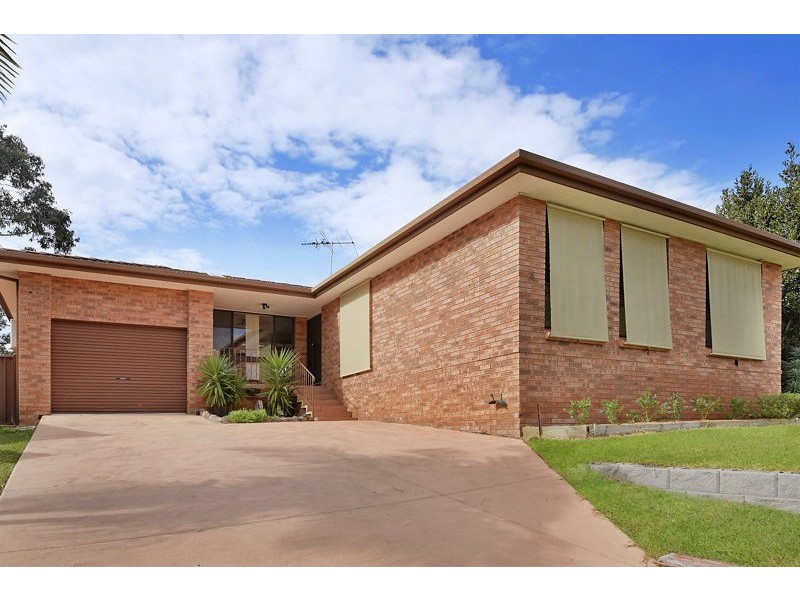 8 Kemp Place, Minto NSW 2566