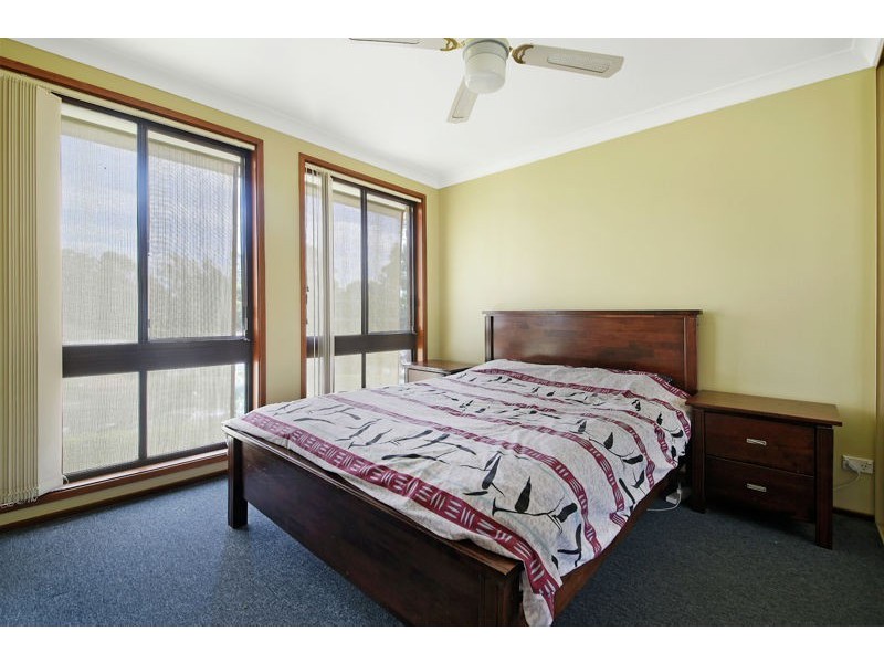 8 Kemp Place, Minto NSW 2566