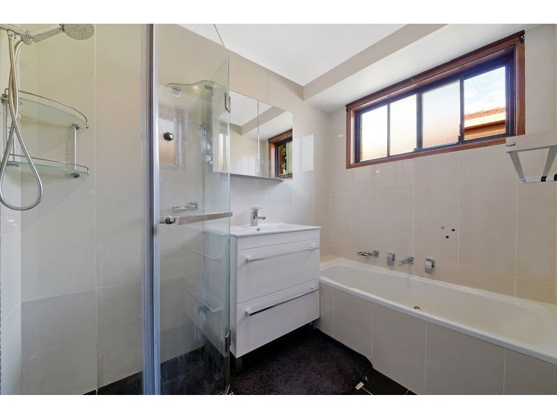 8 Kemp Place, Minto NSW 2566