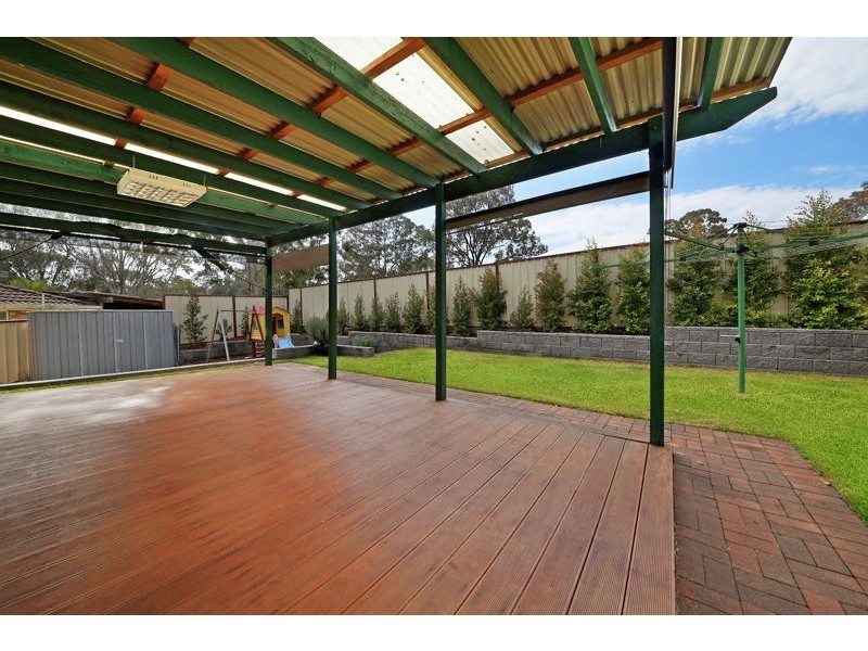 8 Kemp Place, Minto NSW 2566