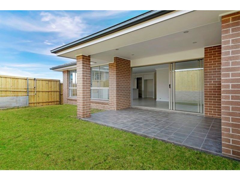 42 Feathertop Avenue (OFF Cathedral Ave Minto ), Minto NSW 2566