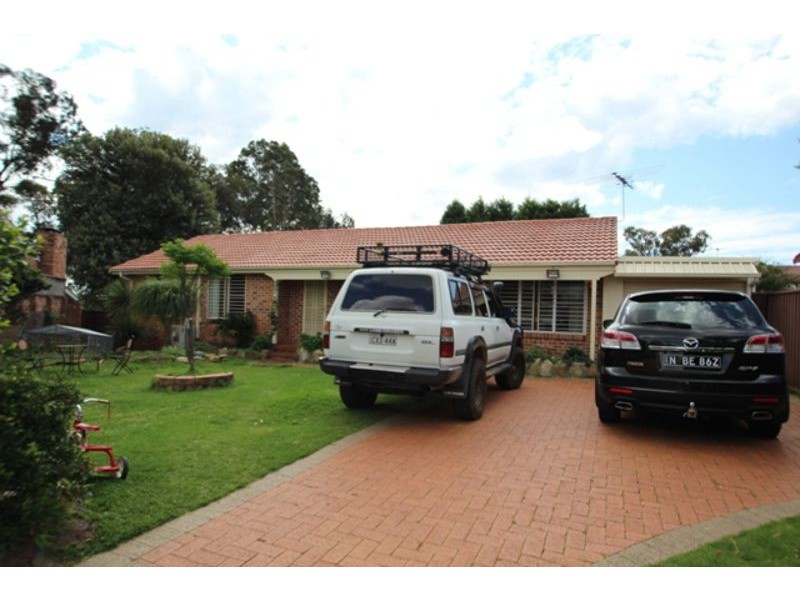3 Coucal Pl, Ingleburn NSW 2565