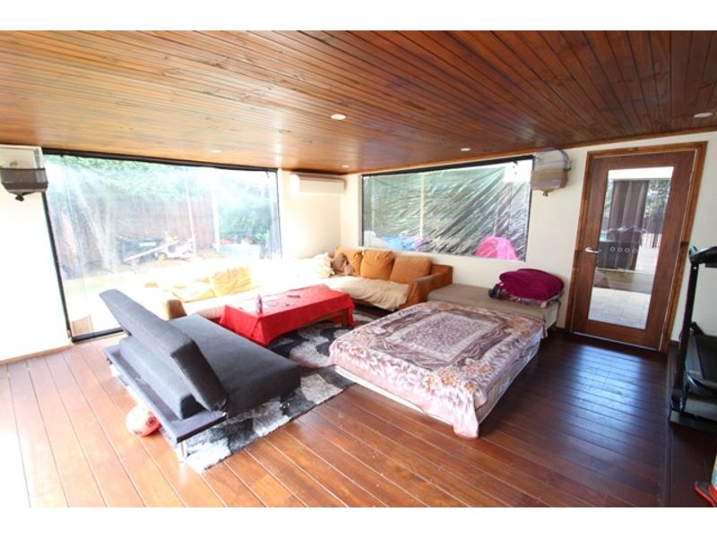 3 Coucal Pl, Ingleburn NSW 2565