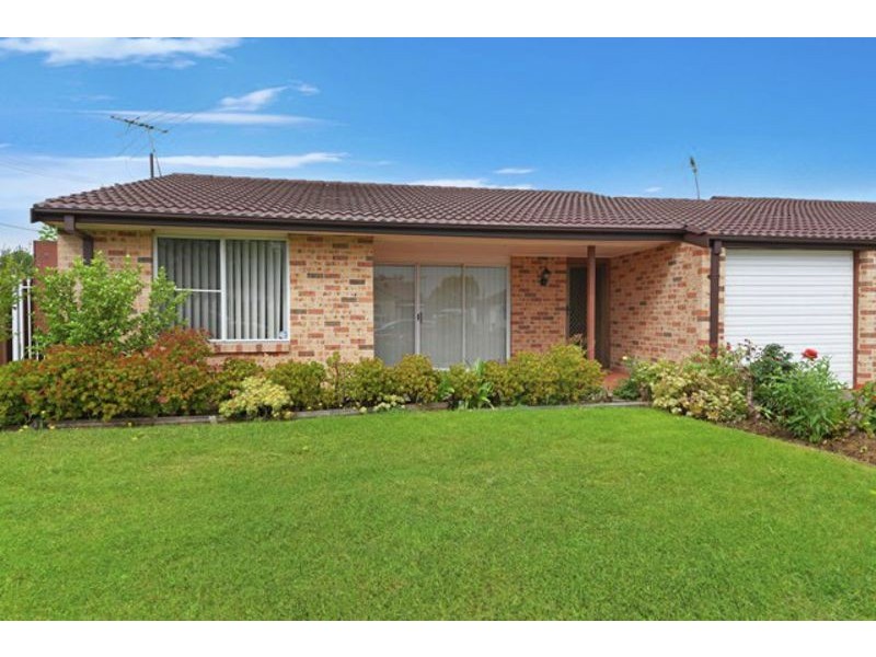 UNIT 5 1A WARWICK ST, Minto NSW 2566