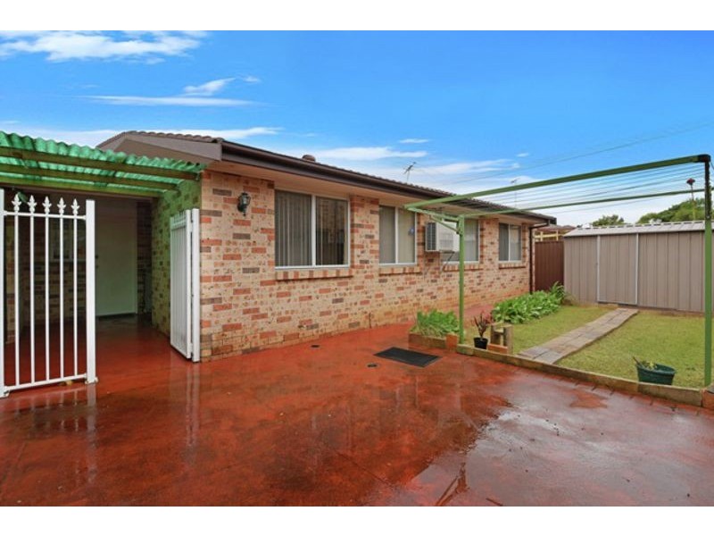 UNIT 5 1A WARWICK ST, Minto NSW 2566