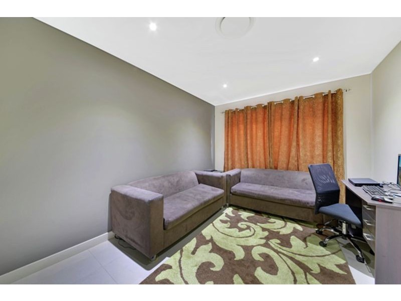 10 Ellery Street, Minto NSW 2566