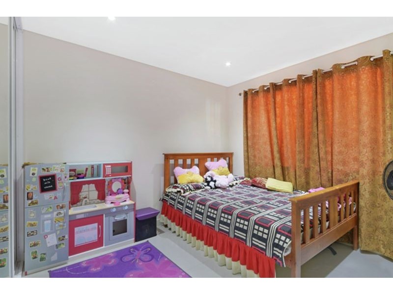 10 Ellery Street, Minto NSW 2566