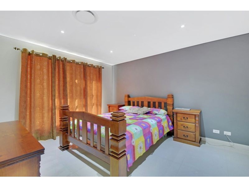 10 Ellery Street, Minto NSW 2566