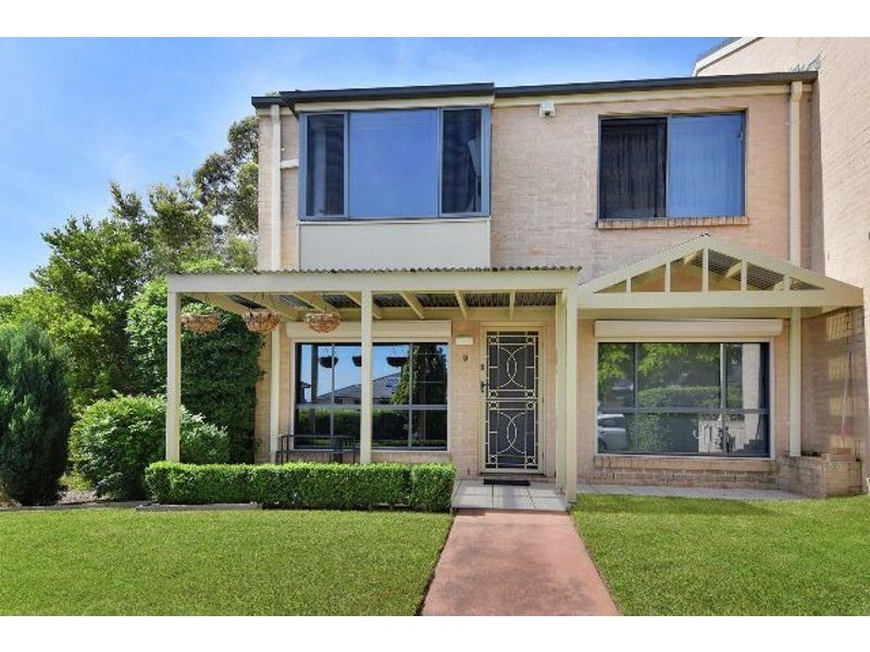 9/14 Benham  Rd, Minto NSW 2566